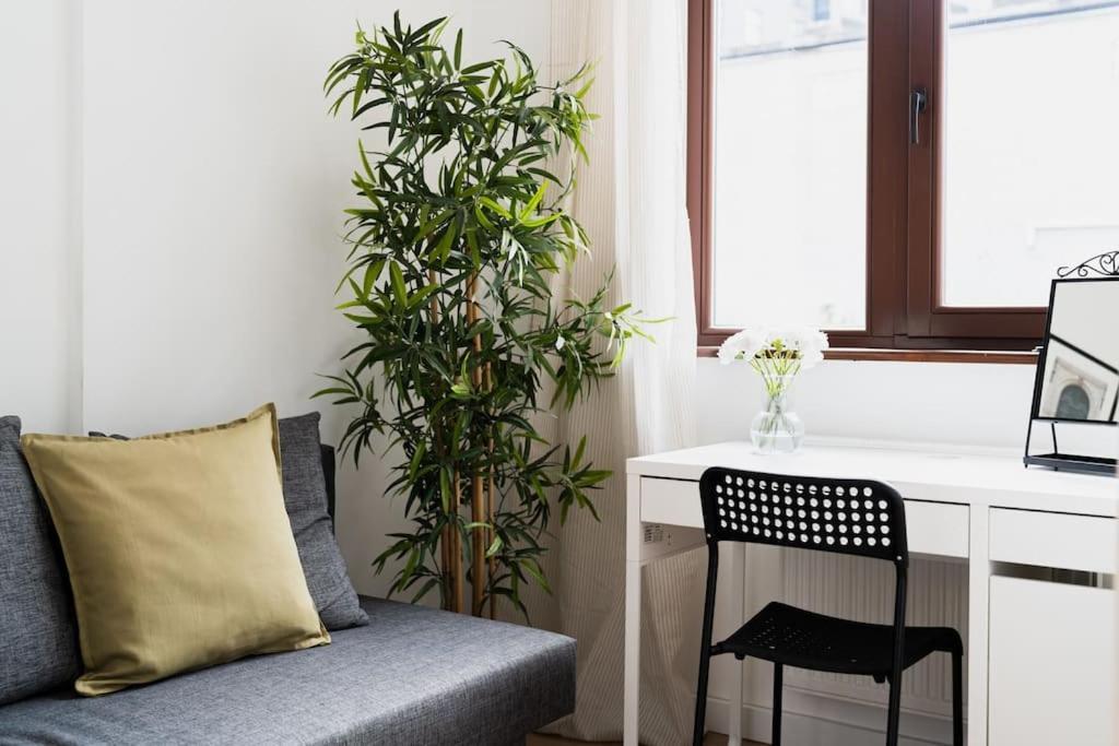 City Center - 3 Rooms - New Building - Private Parking Place - Garage Wrocław Eksteriør billede