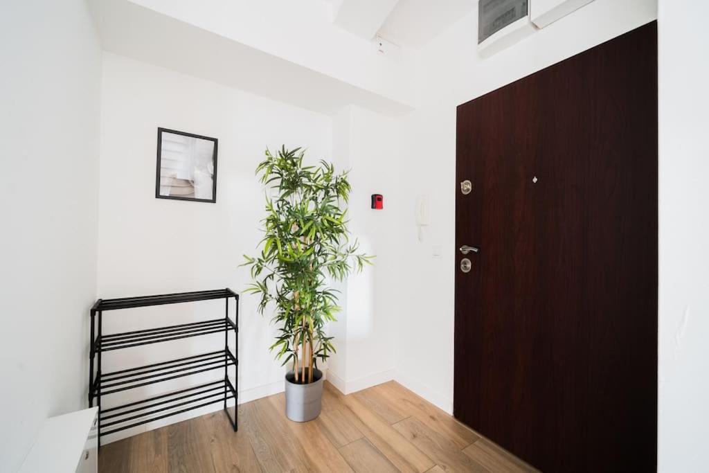 City Center - 3 Rooms - New Building - Private Parking Place - Garage Wrocław Eksteriør billede